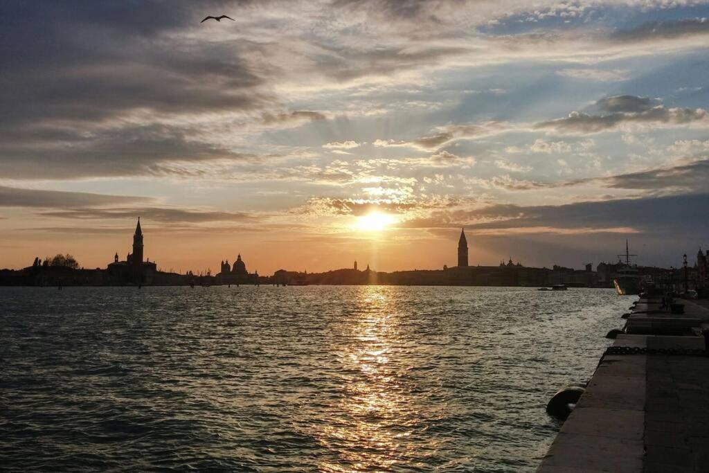 Feel@Home Venice Biennale Luaran gambar